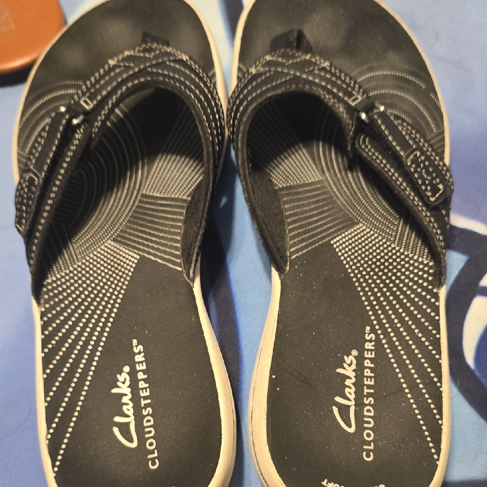 Clarks Cloudsteppers Black and White Sandals